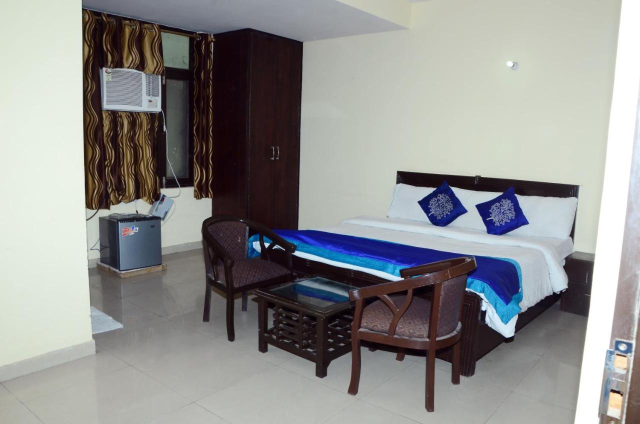 Rampal Palace Hotel